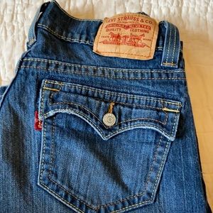 Women’s Levi jeans